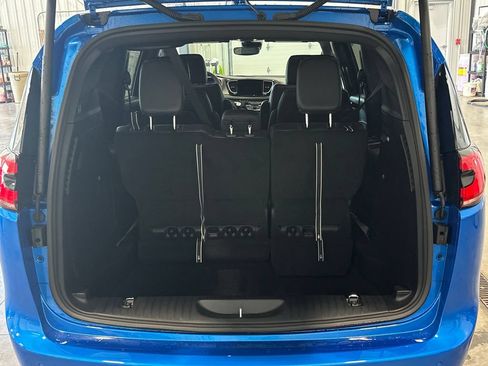 New 2027 Chrysler Pacifica Select AWD/4WD image 34