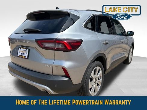 Used 2023 Ford Escape Platinum AWD/4WD image 5