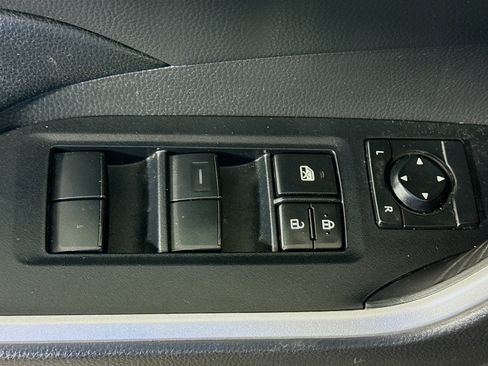Used 2021 Toyota RAV4 XLE FWD image 24