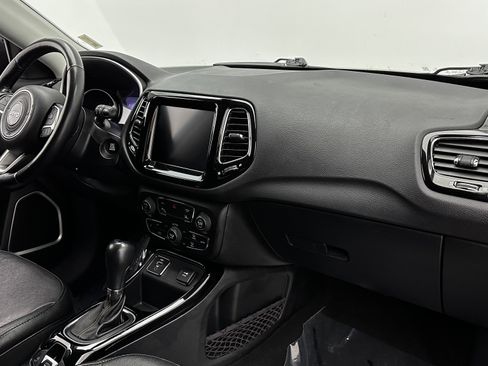 Used 2021 Jeep Compass Limited image 33
