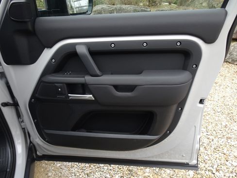 New 2026 Land Rover Defender 110 S image 17