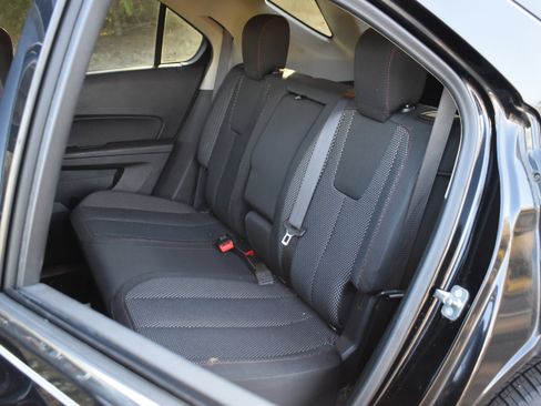 Used 2017 Chevrolet Equinox LT w/ Convenience Package image 4