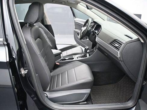 Certified 2021 Volkswagen Jetta SE FWD image 19