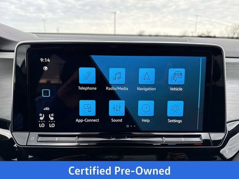 Used 2025 Volkswagen Atlas Cross Sport SE FWD image 19