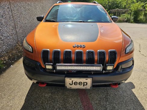Used 2015 Jeep Cherokee Trailhawk image 8