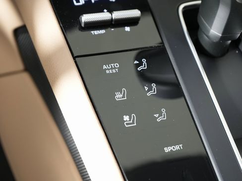 New 2026 Porsche Macan image 31