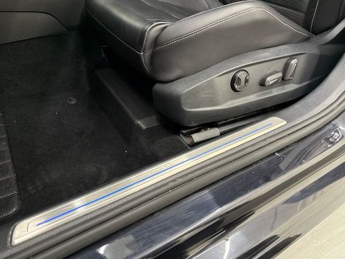 Used 2019 Volkswagen Golf R 4-Door image 14