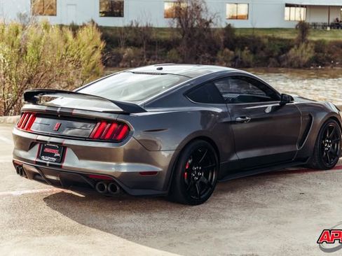 Used 2019 Ford Mustang Shelby GT350R w/ GT350R Equipment Group 920A image 6
