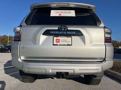 Certified 2022 Toyota 4Runner TRD Off-Road Premium image 4