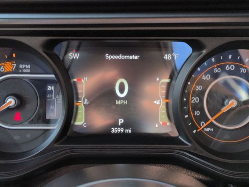 Used 2025 Jeep Wrangler Unlimited Rubicon image 11