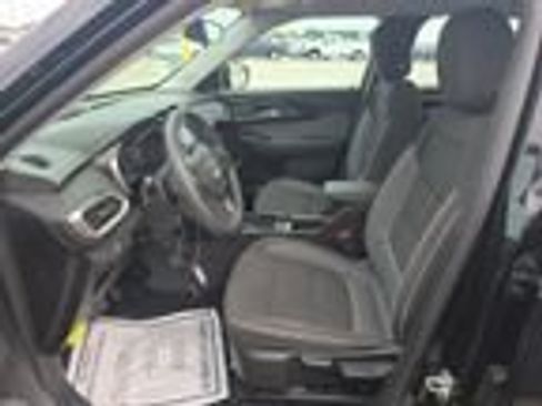 Used 2023 Chevrolet TrailBlazer LS FWD image 4
