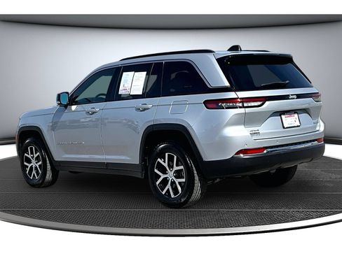 Certified 2024 Jeep Grand Cherokee Limited w/ Trailer Tow Package AWD/4WD image 19