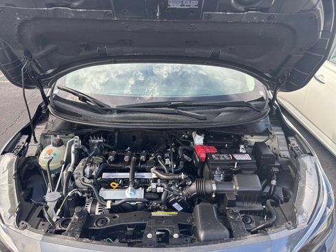 Used 2025 Nissan Versa SV FWD image 30