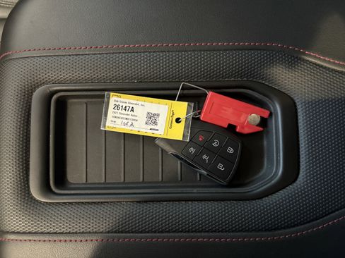 Used 2021 Chevrolet Suburban RST w/ Luxury Package image 26