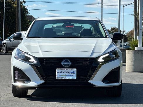 New 2025 Nissan Altima 2.5 SR w/ SR Premium Package image 9