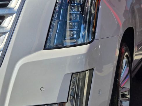 Used 2019 Cadillac Escalade ESV Platinum image 15