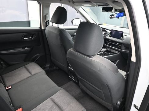 Used 2024 Nissan Rogue SV image 42