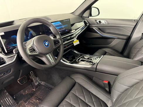 New 2026 BMW X5 xDrive50e w/ M Sport Package image 10