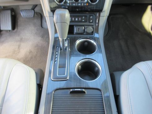 Used 2015 Chevrolet Traverse LT image 22