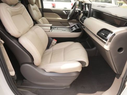 Used 2023 Lincoln Navigator L Reserve AWD/4WD image 20