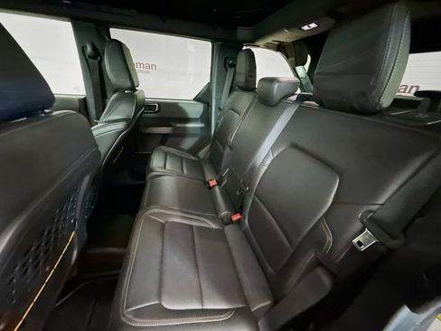 Used 2023 Ford Bronco Badlands image 24