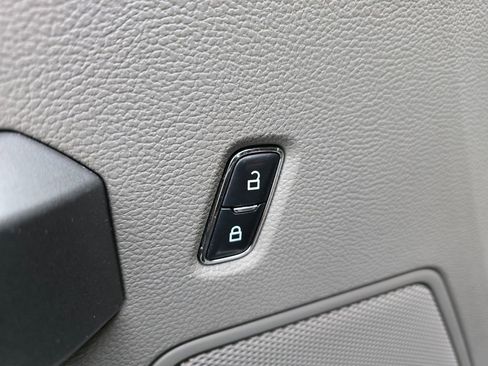 Used 2018 Ford F150 XLT image 25