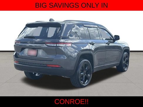 Used 2024 Jeep Grand Cherokee Altitude RWD image 5