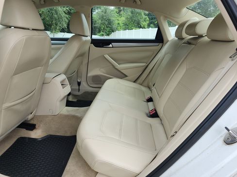 Used 2015 Volkswagen Passat 1.8T Limited Edition FWD image 17