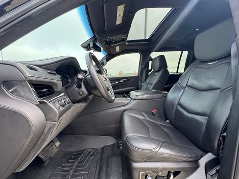 Used 2018 Cadillac Escalade ESV Platinum AWD/4WD image 26