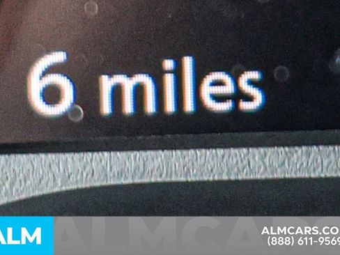 Used 2025 Nissan Pathfinder S image 64