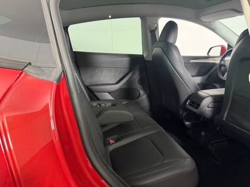 Used 2023 Tesla Model Y AWD image 28