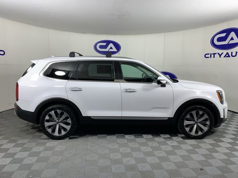 Used 2021 Kia Telluride S FWD image 2
