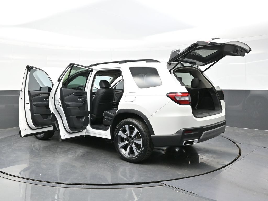 Used 2023 Honda Pilot Elite image 51