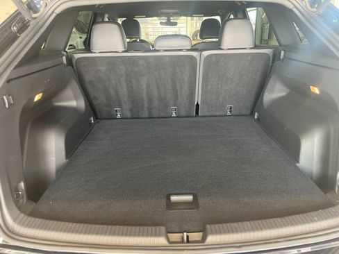 Used 2023 Volkswagen Atlas Cross Sport SE FWD image 7