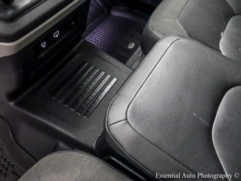 Used 2021 Land Rover Defender 110 SE image 22