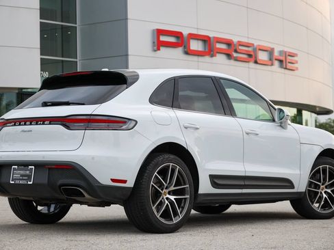 Certified 2026 Porsche Macan AWD/4WD image 11