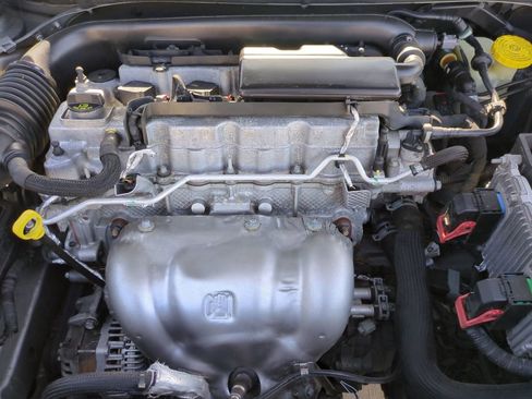 Used 2015 Chrysler 200 S w/ Comfort Group image 18