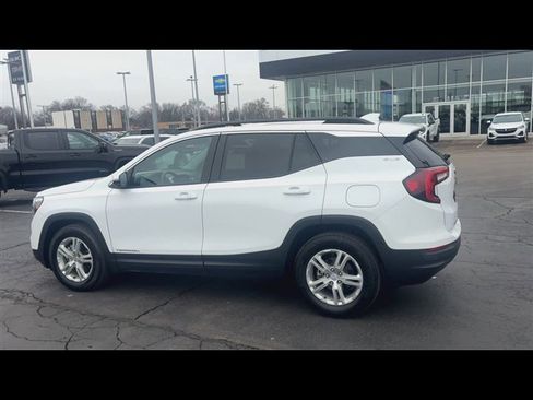 Certified 2023 GMC Terrain SLE w/ Driver Convenience Package image 6