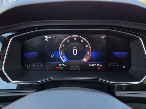 Used 2023 Volkswagen Jetta SE w/ Panoramic Sunroof Package image 25