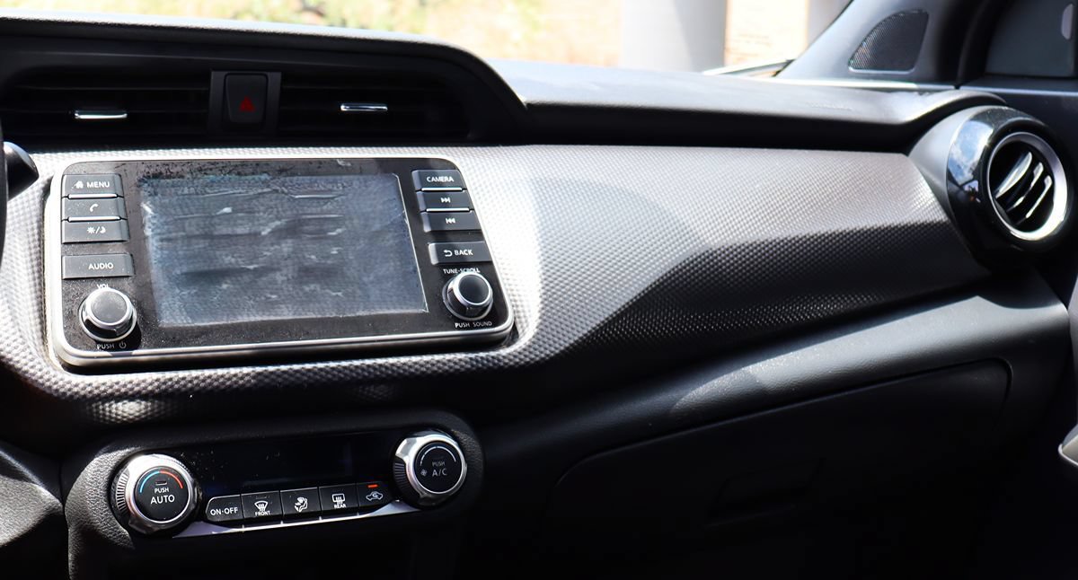 Used 2018 Nissan Kicks SV FWD image 41
