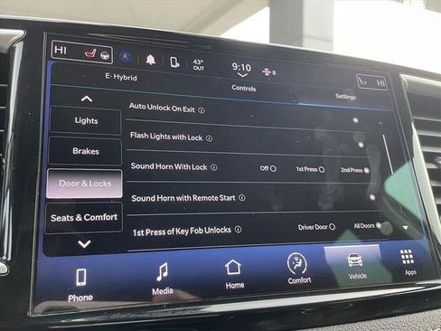 Used 2022 Chrysler Pacifica Touring-L image 28