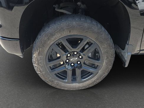 Used 2024 Chevrolet Silverado 1500 LT Trail Boss w/ Convenience Package II AWD/4WD image 4