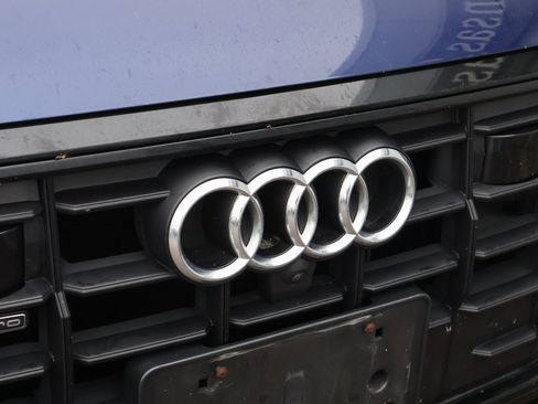 Used 2019 Audi Q8 Prestige image 2