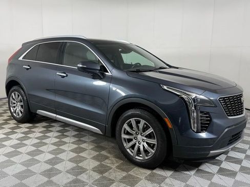Used 2021 Cadillac XT4 Premium Luxury w/ Driver Awareness Package image 9