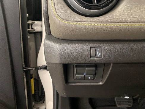 New 2026 Chevrolet Colorado ZR2 w/ Technology Package AWD/4WD image 11