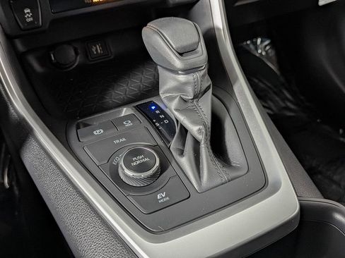 Certified 2025 Toyota RAV4 XLE image 39