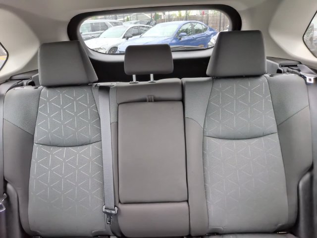 Used 2025 Toyota RAV4 XLE AWD/4WD image 21