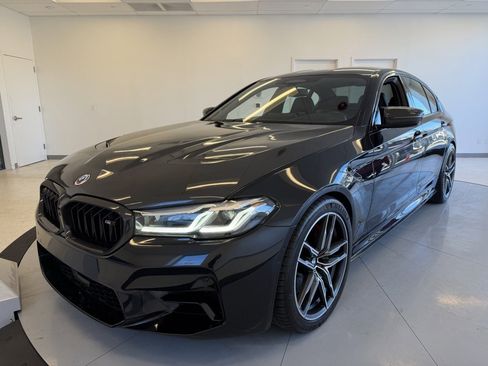 Used 2022 BMW M5 w/ Executive Package image 3