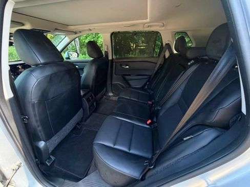 Used 2023 Nissan Rogue SV w/ SV Premium B Package AWD/4WD image 15