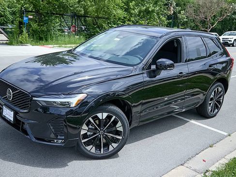 New 2026 Volvo XC60 B5 Plus w/ Climate Package AWD/4WD image 3